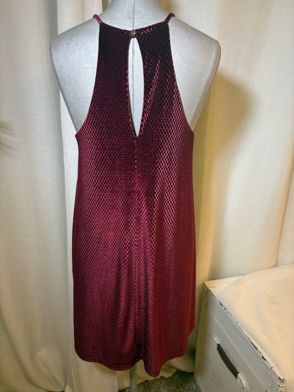 Everly Burgundy Velvet Gingham Halter Swing Dress Keyhole Back A-Line Size S - Picture 3 of 9
